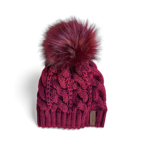 Zimska pletena kapa Lunanay 3599, bordo rdeča s cofom